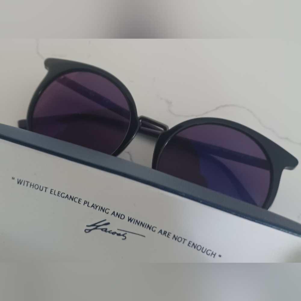 EUC Lacoste sunglasses 😎
